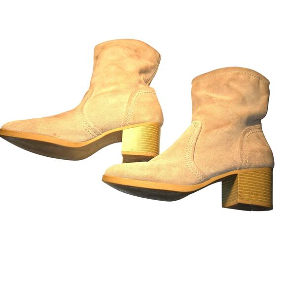 White Mountain 9 Leather Brown Women's Chelsea Ankle  Boots Shoes 2 inch heel - Picture 3 of 8